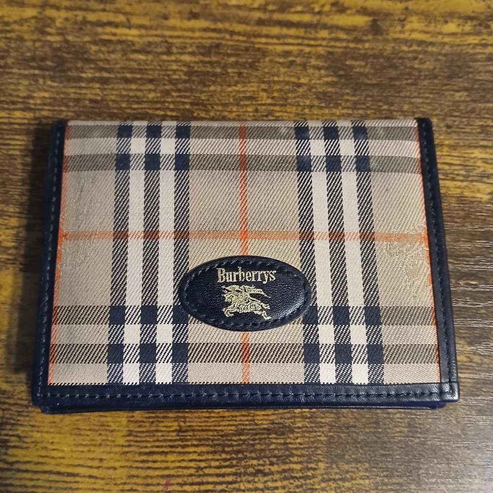 Burberrys Wallet With Scarf
